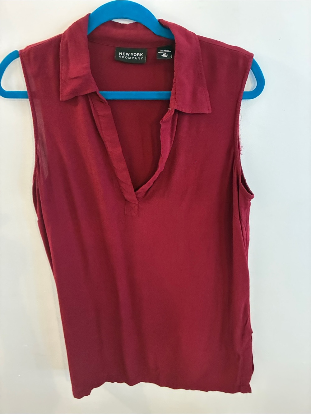 New York & Company Rayon Sleeveless Collared Pop Over V-Neck Tank Burgundy Sz M